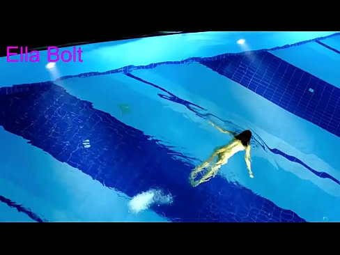 ❤️ എനിക്ക് കാണുന്നത് നിർത്താൻ കഴിയില്ല, ELLA BOLT റിസോർട്ട് പൂളിൽ നഗ്നയായി നീന്തുന്ന യുവ സുന്ദരിയെ പിടികൂടി ❤❌ സൂപ്പർ അശ്ലീലം ഞങ്ങളിൽ ❌